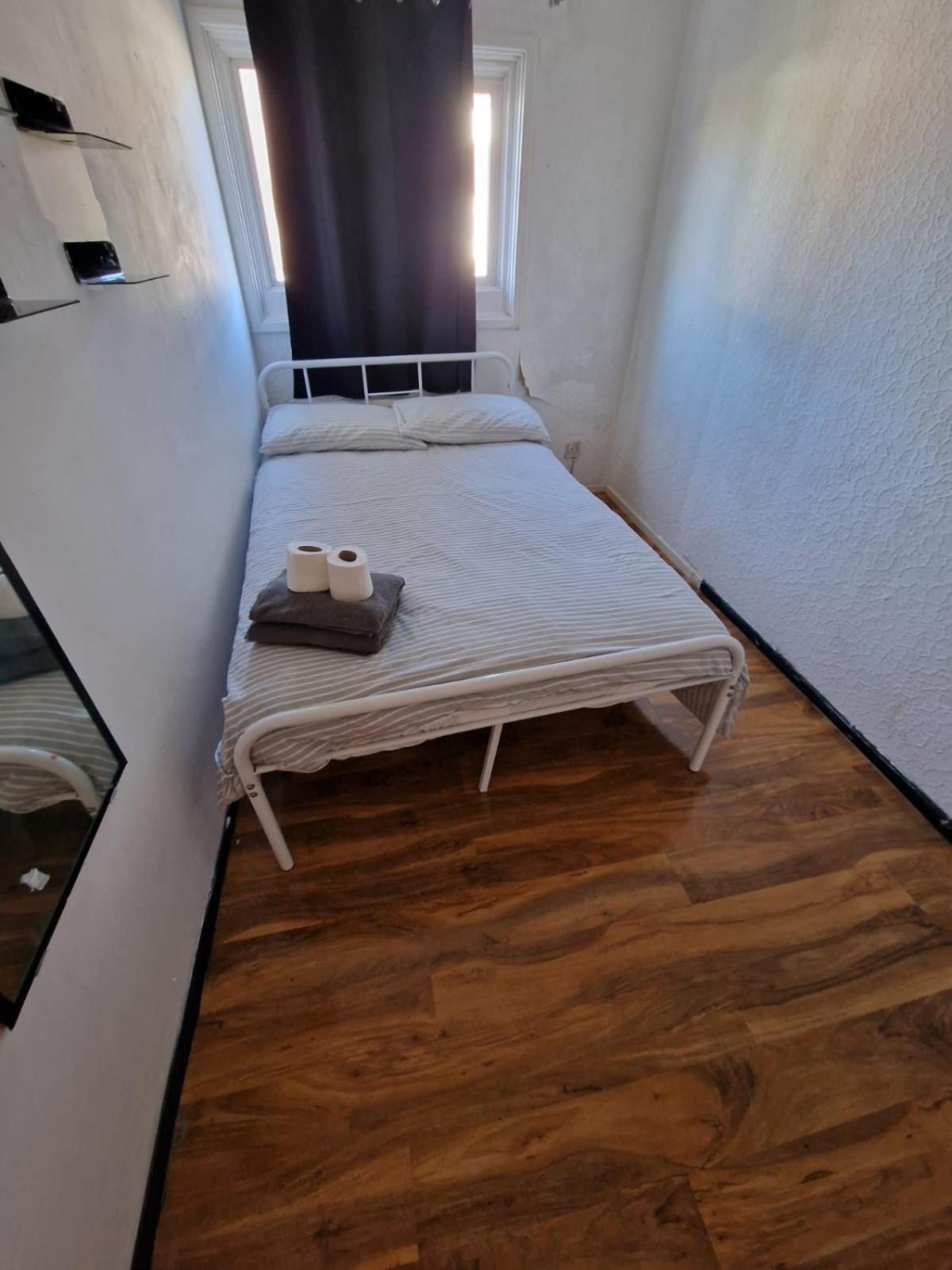 Cosy Beds & *